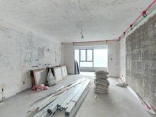 新天地大四房 高区东边套全明 价格可谈诚售