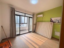 满五唯壹 大两房 南北通透 购物方便 小区新 中间楼层采光好