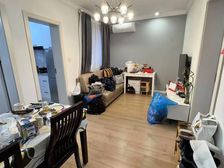 红梅小区:一楼带花园:一梯两户:业主急售:看房有钥匙