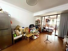 双南双阳台,采光好,三房一厅,小区中心位置,房东置换诚意出售