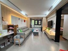 豪华装修,三开间朝南,带车位,诚信出售,看房随时,采光很好