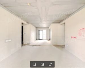 麓谷二期 地铁口,毛坯大四房,小高层 四开间朝南