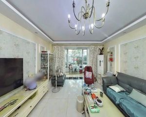 润杰花园 低楼层三阳开泰大三居 精装修落地窗 停车位充足