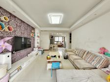 绿地精装大三房 房东自住保养好 惜售