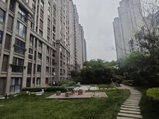 常熟海虞镇万达华府 南向三居简装 满二低层105万