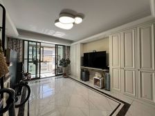 汤臣新上大四房 电梯中层 飞机房型 看房方便价格可谈 手慢无