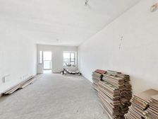 西府少城 电梯套四,楼层好,采光充足,配套设施齐全