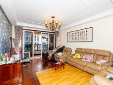 一梯一户四房满五仅需契税 俯瞰公园景观白银路轻轨站一步之遥