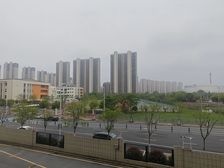 凤栖云筑南向毛坯四房 满二低层户型方正