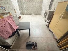 急 急,地铁口,东风小区,带25平院子,精装双南两房,位置好