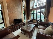 户型相当独栋,大面宽,挑高8米客厅,400平私家花园