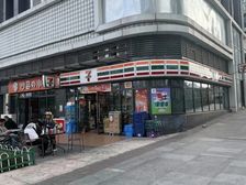 海珠区 星汇海珠湾 小区出入口便利店7-11 260万买断!