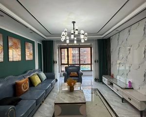 名仕雅居洋房2楼110平南北通透三室两厅三叶草户型送家具家电