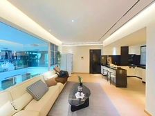 金碧华府 看房方便 带大露台 户型方正实用 业主急售!