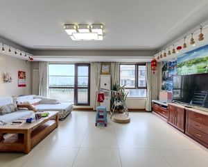 富力华庭苑东区 4室2厅 151.32平