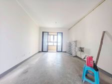 尚美苑边套带走廊大两房诚心卖,可过户,看房有钥匙!