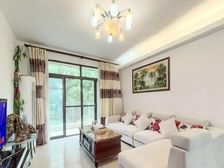 ,价格美丽,家居全送,满五税少,随时可谈!