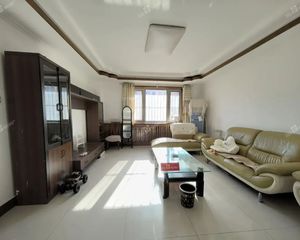 亢山佳园 三室两厅一卫 周边配套齐全 交通便利 采光好