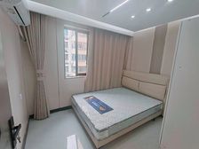 肖塘地铁口 精装修3房 婚房装修的 家具全配 靠商场 近