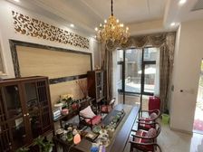 小区中心位置 豪装别墅 户型正气 配套齐全 随时看房