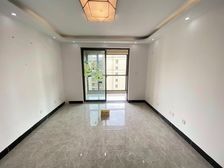 3室2厅 满五 馨雅名庭(西区) 简单装修 朝南 97平 采