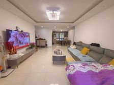 精装大三房两卫 带车位 单价2.4万 业主急售 价格好商量