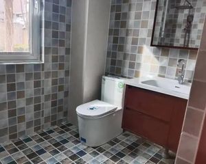 泰和福地水岸 南北通透两居 豪华装修 一楼带院带所见
