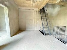 古滇名城旁 总高5层 独门独院 花园100平 环境优美