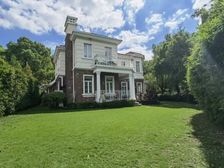 紫郡6房!两面临水蕞低价!2022年翻新保养不错!花园很大