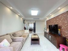 星尚湾。南北通大两房,自住保养好干净整洁,有产权车位,诚心出