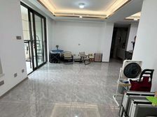 大家美颂,大横厅带车位,房子新几乎没怎么住过!