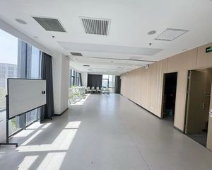 新出房源甲级写字楼可个人公司均可购买345平精装三面采光