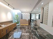 西平地铁口CBD润创中心175平精装带家具出租 带上下水