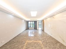 二次装修 保养新可拎包入住 房东急售 付首付可提前交房