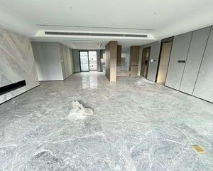 临地铁 南北通透 带电梯 出行方便 高楼层采光充足 车位充足