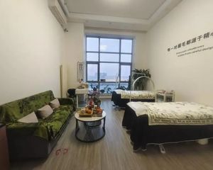 珠江摩尔国际大厦 北京合生汇旁 可个人名义购买 临地铁