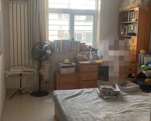 仁和鑫丰小区 南北通透精装两居 满二仅65.8万