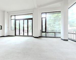 麓湖生态城沉香谷 5室3厅 南