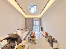 南山深铁懿府4室东南朝向,近地铁,车位充足,次新房