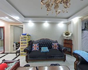 保利金香槟精装3房 南北通透户型房东诚心卖