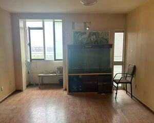 望京星源国际南北通透一居 满五精装中层 157万起拍