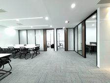 126平方带全部家具3隔间新装修亮法法随时看房!