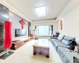 吉宝凌云峰阁3室2厅东南