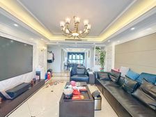 天街旁电梯11楼飞机户型大三房 精装修全送有中央空调 随时看