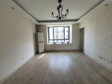 正阳世纪星城居礼苑 4室2厅2卫 简单装修 308万元