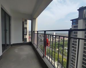 有车位 佳兆业洛阳中心 109平3居 南向毛坯 自住保养好