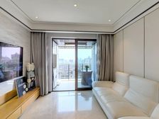 绿地海珀黄浦 南向精装两房 满五住宅 135164元/平