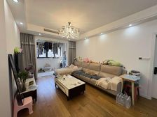 带车位,自住装修。保养好拎包入住。