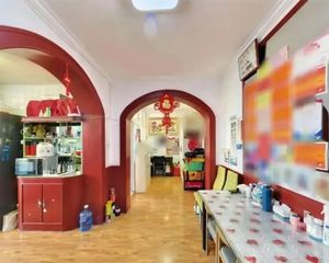 建明里西区对面886北边 银四楼层南北通透 小区停车位嘎嘎足