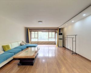 益辰欣园真正的南北通电梯三居 有客户出550 业主未同意